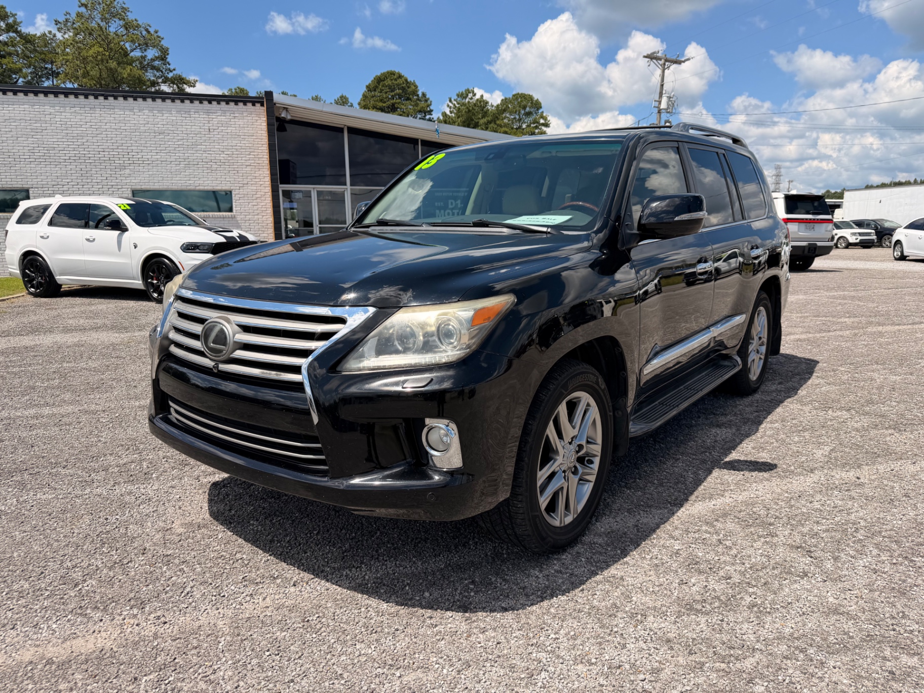 2013 Lexus LX 570 — photo 1