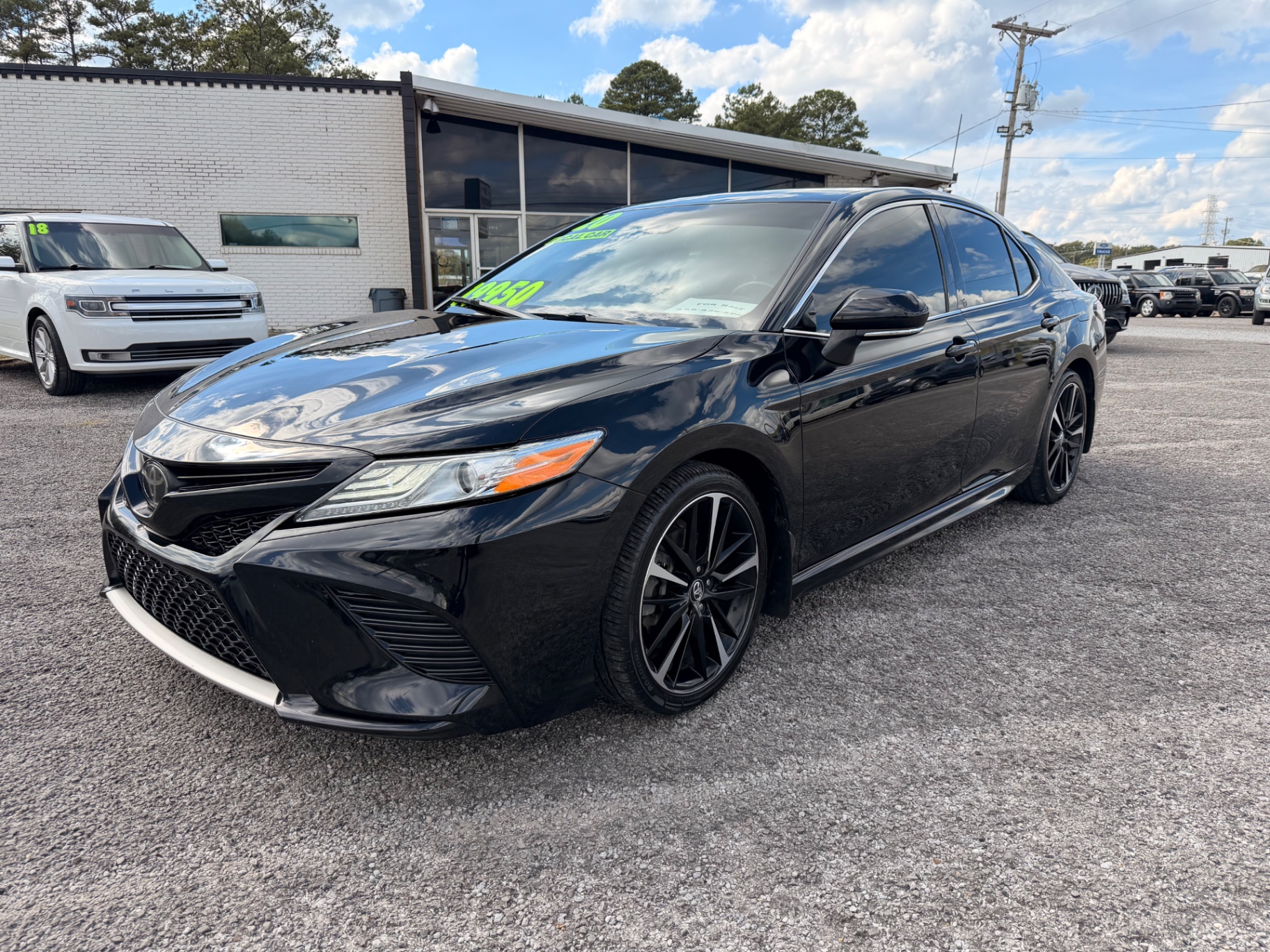 2020 Toyota Camry — photo 1