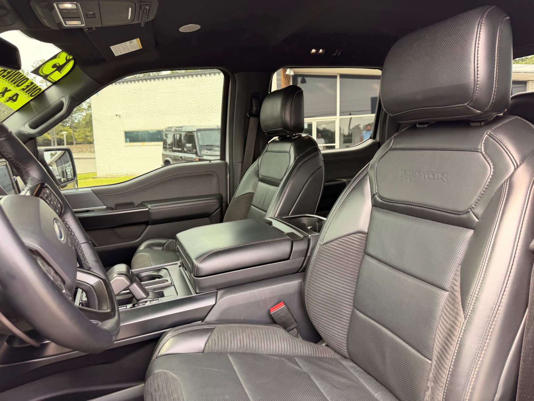 2023 Ford F-150 Raptor - Photo 15